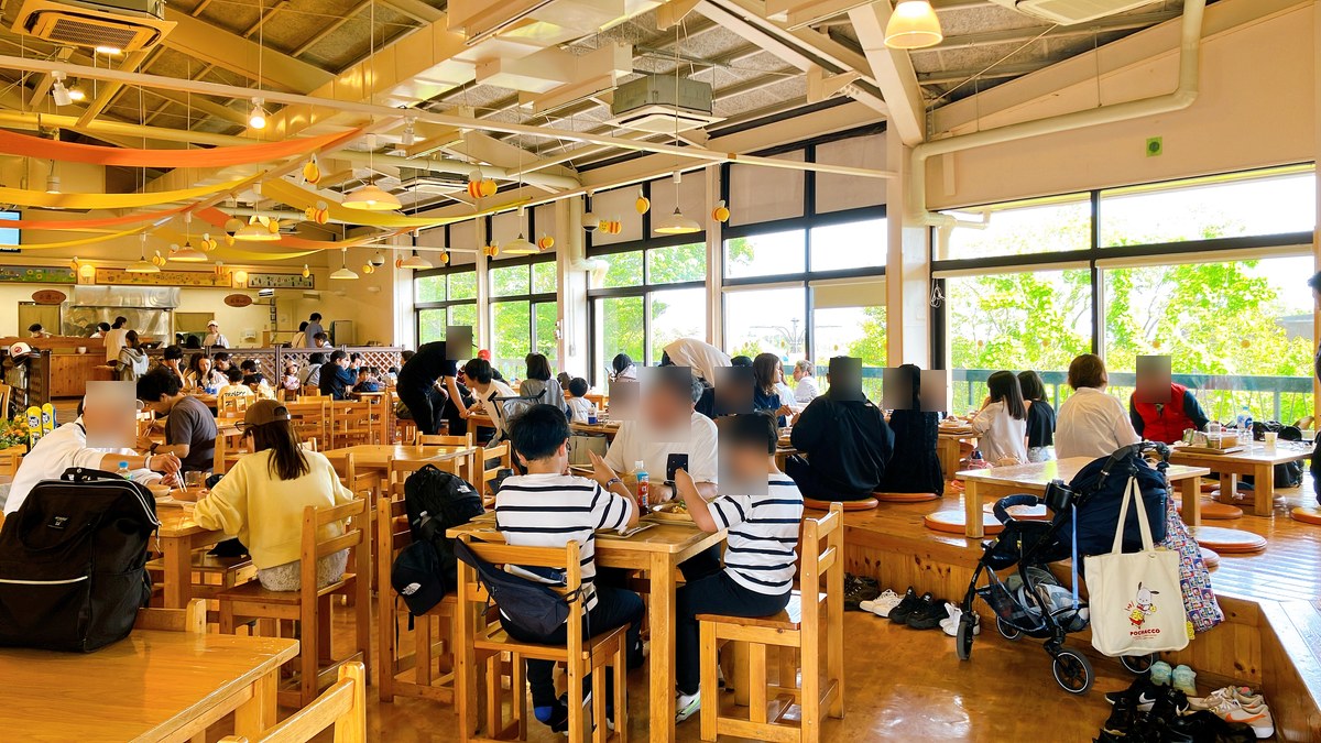 鈴鹿サーキットのレストラン店内